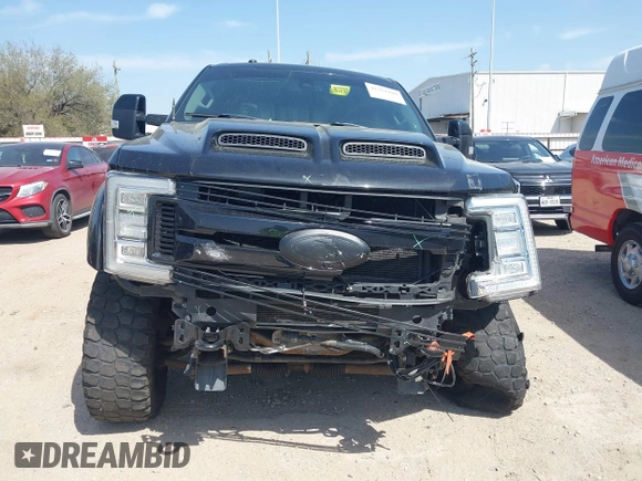 2018 Ford Super Duty F-250 SRW XL with VIN 1FT7W2BTXJEB99241, listed as a IAAI auction lot 41761108 with 215,843 mi miles. Bid and sale history available at carsss.com. Image 12.