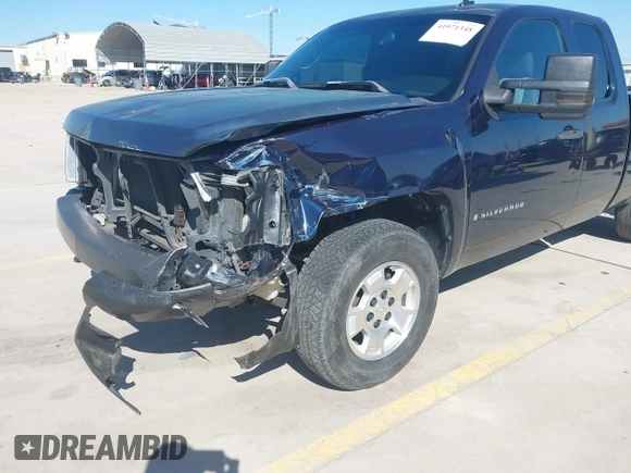 2007 Chevrolet Silverado 1500 Work Truck with VIN 1GCEK19C87E501718, listed as a IAAI auction lot 41971348 with 349,954 mi miles. Bid and sale history available at carsss.com. Image 6.