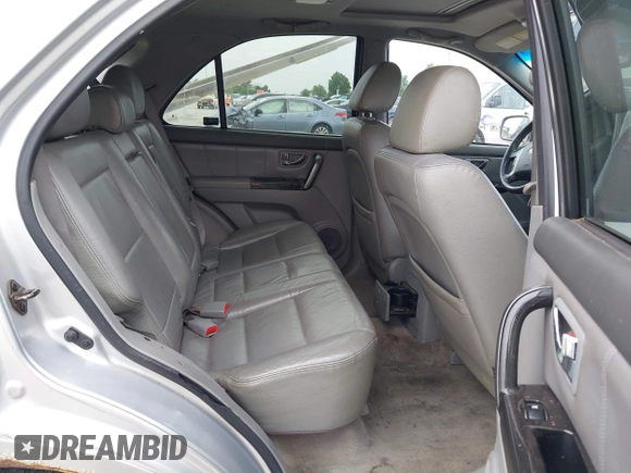 2007 Kia Sorento LX z VIN KNDJC736775716198, wystawiony jako IAAI lot #42372109 z przebiegiem 186 948 mil mil oraz . Historia ofert i sprzedaży dostępna na DreamBid. Obrazek 8.