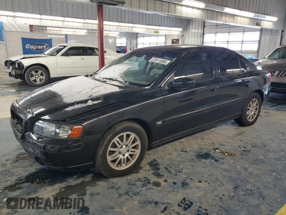 2004 Volvo S60 with VIN YV1RS61TX42377209, listed as a Copart auction lot 87611085 with 124,523 mi miles and Salvage Title. Bid and sale history available at carsss.com. Image 1.