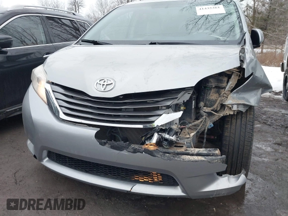 2012 Toyota Sienna XLE with VIN 5TDDK3DC9CS037616, listed as a IAAI auction lot 41435361 with 250,043 mi miles. Bid and sale history available at carsss.com. Image 17.