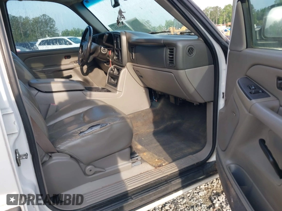 2005 Chevrolet Tahoe LS with VIN 1GNEK13T35J196245, listed as a IAAI auction lot 42131331 with 316,396 mi miles and . Bid and sale history available at DreamBid. Image 5.