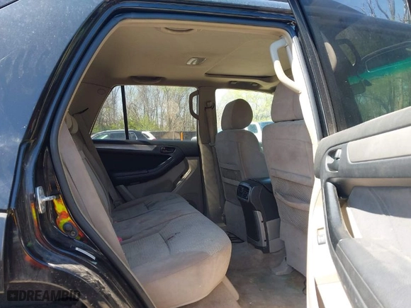 2004 Toyota 4Runner SR5 with VIN JTEBU14R840033647, listed as a IAAI auction lot 41995411 with 211,453 mi miles. Bid and sale history available at carsss.com. Image 8.