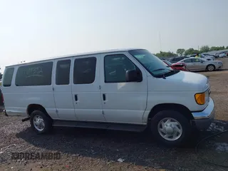 2004 Ford Econoline Passenger XL z VIN 1FBSS31L84HA63095, wystawiony jako IAAI lot #42391132 z przebiegiem 158 587 mil mil oraz . Historia ofert i sprzedaży dostępna na DreamBid. Obrazek 14.