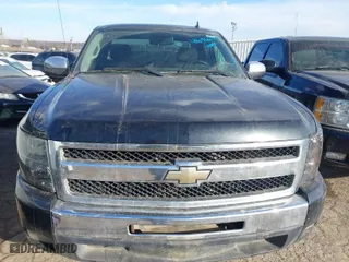 2011 Chevrolet Silverado 1500 LT with VIN 1GCRCSE09BZ421152, listed as a IAAI auction lot 41656671 with 272,927 mi miles. Bid and sale history available at carsss.com. Image 12.