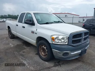 2007 Dodge 2500 SLT z VIN 3D7KR28D67G784505, wystawiony jako IAAI lot #42423502 z przebiegiem 349 284 mil mil oraz . Historia ofert i sprzedaży dostępna na DreamBid. Obrazek 1.