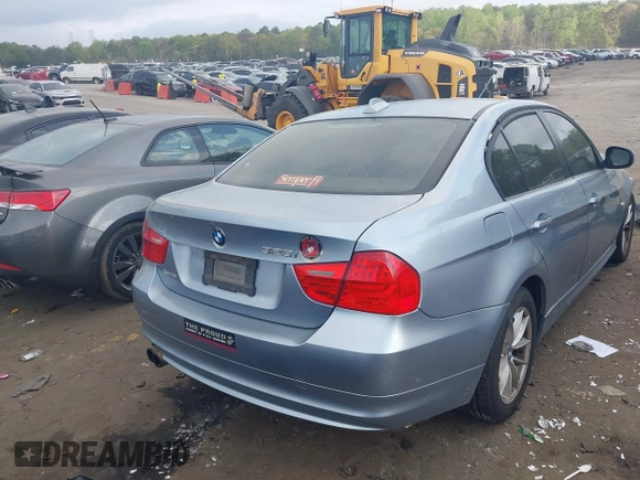 2010 BMW 3 Series 328i with VIN WBAPH7G54ANM53198, listed as a IAAI auction lot 41948811 with 247,745 mi miles and . Bid and sale history available at carsss.com. Image 4.