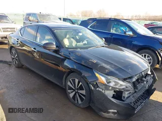 2020 Nissan Altima 2.5 SL with VIN 1N4BL4EV3LC231432, listed as a IAAI auction lot 41668475 with 108,146 mi miles. Bid and sale history available at carsss.com. Image 1.