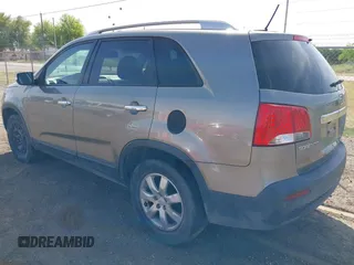 2011 Kia Sorento LX with VIN 5XYKT4A13BG062407, listed as a IAAI auction lot 41851378 with 221,960 mi miles. Bid and sale history available at carsss.com. Image 3.