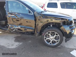 2019 Jeep Grand Cherokee Limited with VIN 1C4RJFBG7KC640158, listed as a IAAI auction lot 41749437 with 41,566 mi miles. Bid and sale history available at carsss.com. Image 6.