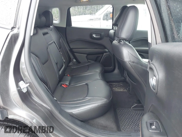 2018 Jeep Compass Latitude z VIN 3C4NJDBB5JT112368, wystawiony jako IAAI lot #42159891 z przebiegiem 81 763 mil mil oraz . Historia ofert i sprzedaży dostępna na DreamBid. Obrazek 8.