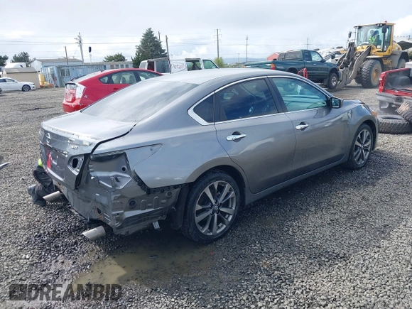 2016 Nissan Altima SR with VIN 1N4AL3AP2GC181013, listed as a IAAI auction lot 41896713 with 113,175 mi miles and . Bid and sale history available at carsss.com. Image 4.