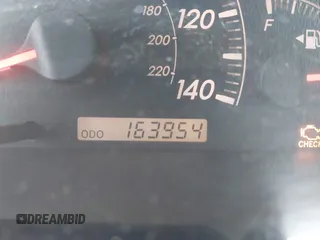 2005 Toyota Camry STD z VIN 4T1BE32K35U978160, wystawiony jako IAAI lot #42368548 z przebiegiem 163 954 mil mil oraz . Historia ofert i sprzedaży dostępna na DreamBid. Obrazek 7.