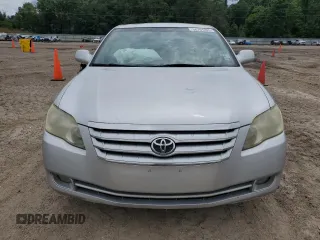 2006 Toyota Avalon XL z VIN 4T1BK36B36U066018, wystawiony jako Copart lot #56701295 z przebiegiem 231 694 mil mil oraz Szkoda całkowita • Salvage title. Historia ofert i sprzedaży dostępna na DreamBid. Obrazek 5.