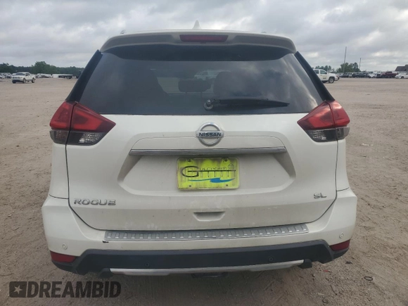 2020 Nissan Rogue S z VIN 5N1AT2MT8LC770909, wystawiony jako Copart lot #57028015 z przebiegiem 180 493 mil mil oraz Szkoda całkowita • Salvage title. Historia ofert i sprzedaży dostępna na DreamBid. Obrazek 6.