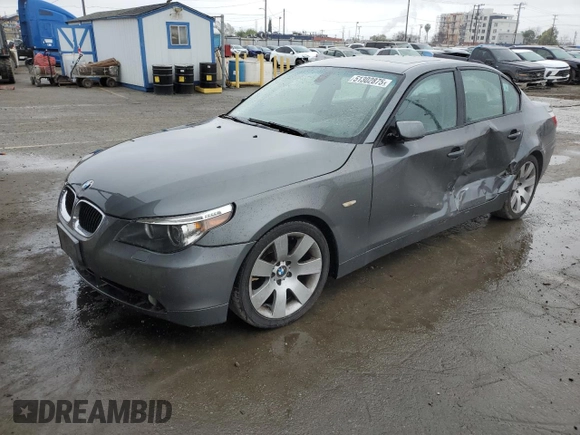 2005 BMW 5 Series 530i z VIN WBANA73555CR58878, wystawiony jako Copart lot #51302875 z przebiegiem 172 745 mil mil oraz Szkoda całkowita • Salvage title. Historia ofert i sprzedaży dostępna na DreamBid. Obrazek 1.