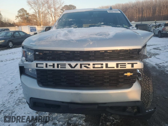 2019 Chevrolet Silverado 1500 Custom with VIN 1GCRYBEH7KZ416040, listed as a Copart auction lot 89001255 with 84,320 mi miles and Salvage Title. Bid and sale history available at DreamBid. Image 5.