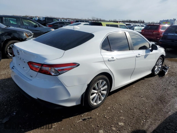 2020 Toyota Camry LE with VIN 4T1C11AK2LU952832, listed as a Copart auction lot 49873975 with 61,376 mi miles and Salvage Title. Bid and sale history available at carsss.com. Image 3.