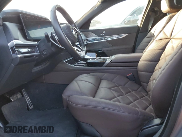2024 BMW 7 Series 740i с VIN WBA23EH07RCP58749, выставлен на аукционе Copart как лот 42834555 с пробегом 9 227 миль миль и Чистый • Clean title. История ставок и продаж доступна на DreamBid. Изображение 7.