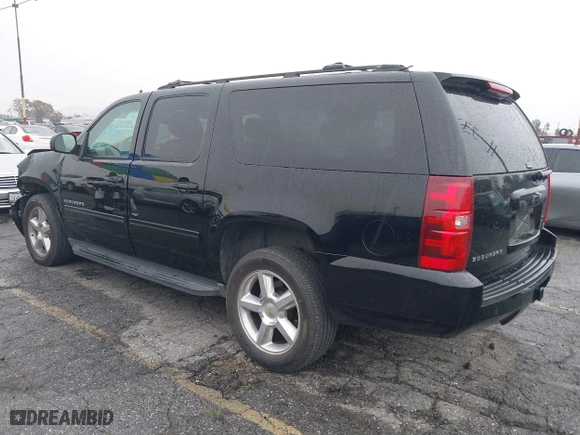 2010 Chevrolet Suburban LT with VIN 1GNUKJE35AR118585, listed as a IAAI auction lot 41730021 with 195,692 mi miles. Bid and sale history available at carsss.com. Image 3.