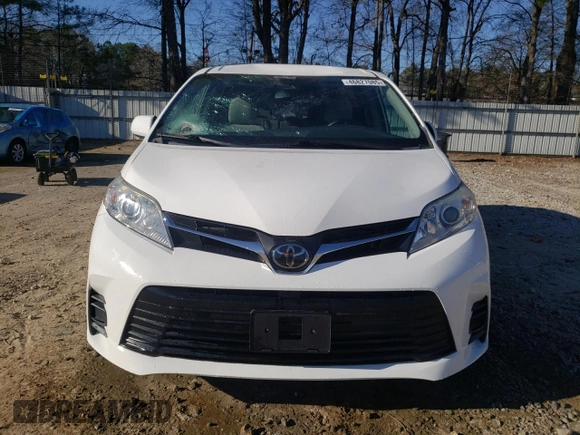 2019 Toyota Sienna LE Auto Access Seat with VIN 5TDKZ3DC8KS017441, listed as a Copart auction lot 46827085 with 61,948 mi miles and Salvage Title. Bid and sale history available at DreamBid. Image 5.