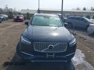 2016 Volvo XC90 T6 Inscription with VIN YV4A22PL5G1023298, listed as a IAAI auction lot 41707152 with 98,365 mi miles. Bid and sale history available at carsss.com. Image 13.