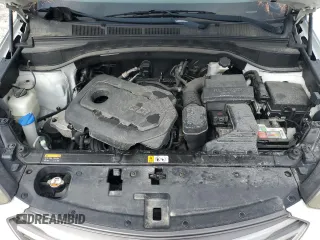 2017 Hyundai Santa Fe 2.4L z VIN 5XYZT3LB8HG434749, wystawiony jako Copart lot #60261275 z przebiegiem 128 099 mil mil oraz Czysty tytuł • Clean title. Historia ofert i sprzedaży dostępna na DreamBid. Obrazek 12.