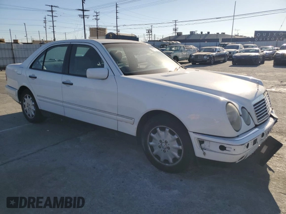 1998 Mercedes-Benz E-Class with VIN WDBJF25F3WA566702, listed as a Copart auction lot 81723704 with Not Provided miles and Salvage Title. Bid and sale history available at carsss.com. Image 4.