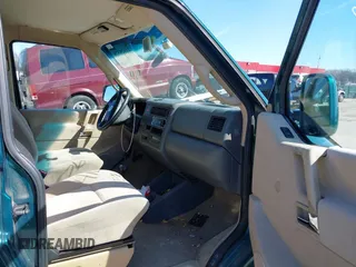2002 Volkswagen EuroVan с VIN WV2KB47002H029567, выставлен на аукционе IAAI как лот 41628376 с пробегом 156 866 миль миль и . История ставок и продаж доступна на DreamBid. Изображение 5.