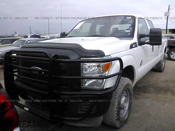 2011 Ford Super Duty F-250 SRW XL with VIN 1FT7W2BT0BEA38303, listed as a IAAI auction lot 21829173 with 164,885 mi miles. Bid and sale history available at carsss.com. Image 2.