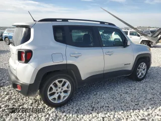 2015 Jeep Renegade Latitude with VIN ZACCJABT9FPC04550, listed as a Copart auction lot 52883135 with 117,651 mi miles and Salvage Title. Bid and sale history available at DreamBid. Image 3.