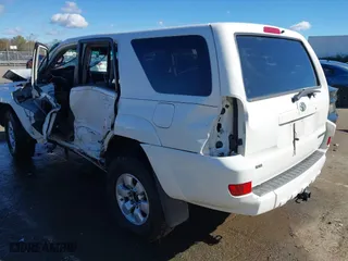 2005 Toyota 4Runner SR5 with VIN JTEZU14R958023503, listed as a IAAI auction lot 40853058 with 107,193 mi miles. Bid and sale history available at carsss.com. Image 3.