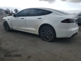 2022 Tesla Model S with VIN 5YJSA1E53NF492855, listed as a Copart auction lot 54545185 with 62,856 mi miles and Salvage title. Bid and sale history available at DreamBid. Image 2.