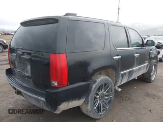 2007 Cadillac Escalade z VIN 1GYFK63837R335391, wystawiony jako IAAI lot #41841549 z przebiegiem 242 187 mil mil oraz . Historia ofert i sprzedaży dostępna na DreamBid. Obrazek 4.