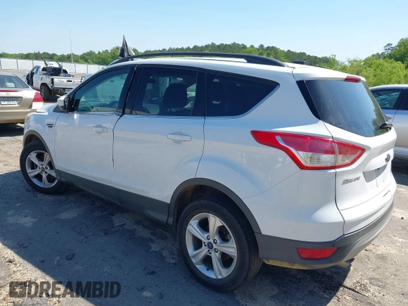 2015 Ford Escape SE with VIN 1FMCU0GX6FUC82629, listed as a IAAI auction lot 42039705 with 157,061 mi miles. Bid and sale history available at carsss.com. Image 3.