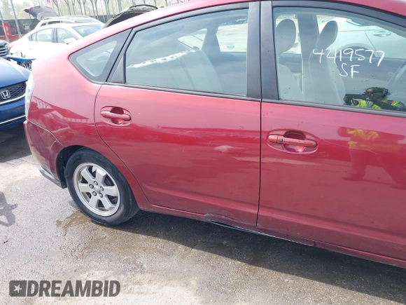 2005 Toyota Prius with VIN JTDKB20U957010252, listed as a IAAI auction lot 42119577 with 117,717 mi miles. Bid and sale history available at carsss.com. Image 17.
