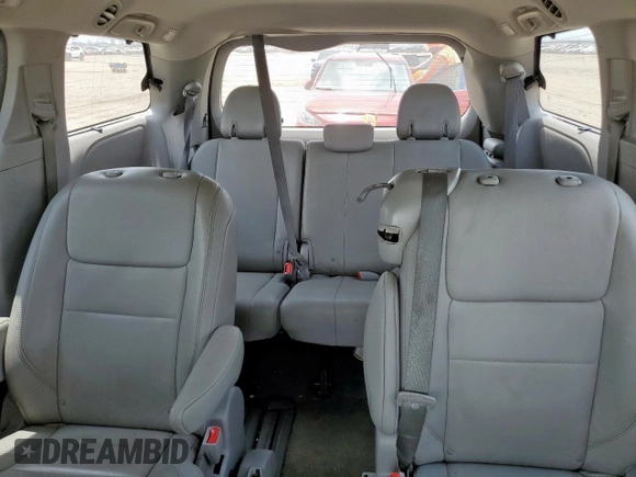 2018 Toyota Sienna XLE Auto Access Seat with VIN 5TDYZ3DC3JS937714, listed as a Copart auction lot 57392425 with 212,231 mi miles and Salvage title. Bid and sale history available at DreamBid. Image 10.