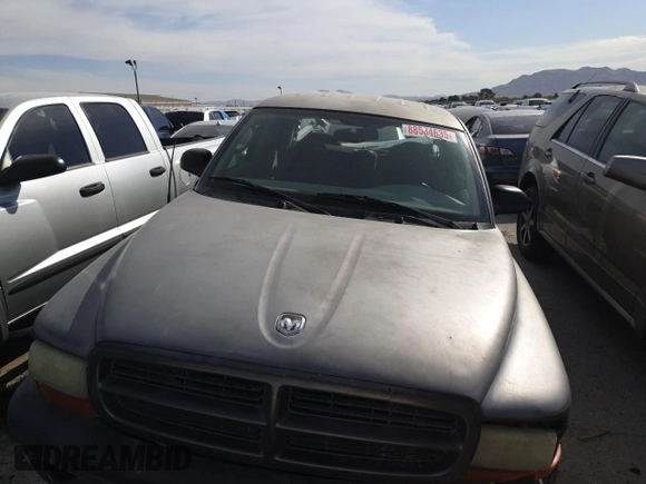 2002 Dodge Dakota Sport with VIN 1B7HG38N32S687496, listed as a Copart auction lot 88584635 with 0 mi miles and Non Repairable. Bid and sale history available at carsss.com. Image 5.