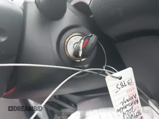 2024 Mitsubishi Mirage ES z VIN ML32FUFJ2RHF13785, wystawiony jako IAAI lot #42172271 z przebiegiem 5 352 mil mil oraz . Historia ofert i sprzedaży dostępna na DreamBid. Obrazek 11.