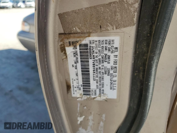 1995 Lincoln Continental with VIN 1LNLM97V8SY681113, listed as a Copart auction lot 73695134 with 176,175 mi miles and Salvage Title. Bid and sale history available at carsss.com. Image 14.