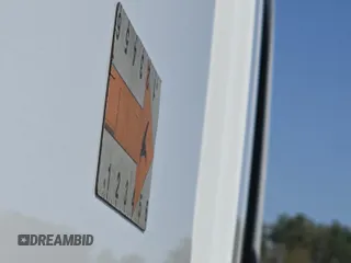 2012 Nissan NV Cargo S z VIN 1N6BF0KM2CN110091, wystawiony jako IAAI lot #42284138 z przebiegiem 181 328 mil mil oraz . Historia ofert i sprzedaży dostępna na DreamBid. Obrazek 1.