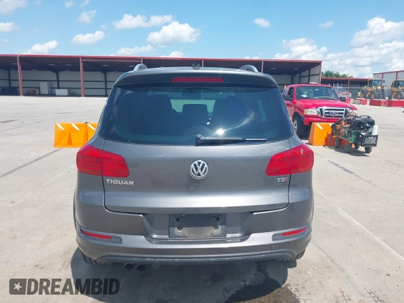 2016 Volkswagen Tiguan SE with VIN WVGAV7AX8GW083822, listed as a IAAI auction lot 42529779 with 65,437 mi miles and . Bid and sale history available at DreamBid. Image 17.