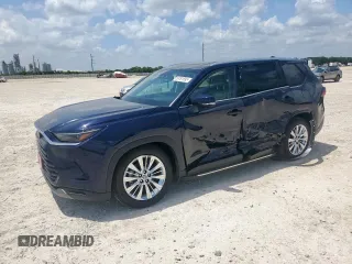 2025 Toyota Highlander XLE with VIN 5TDAAAB55SS078290, listed as a Copart auction lot 59781895 with 2,299 mi miles and Salvage title. Bid and sale history available at DreamBid. Image 1.