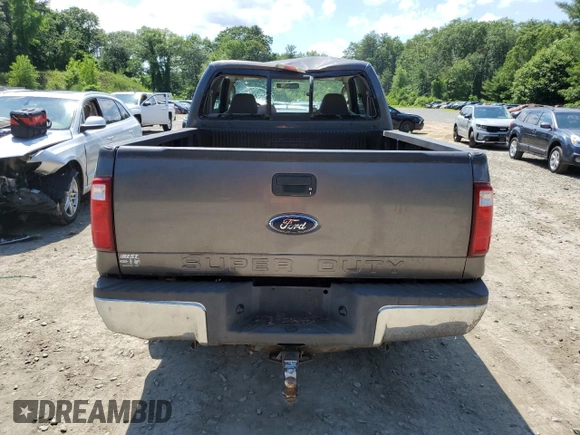 2008 Ford F-250 XL z VIN 1FTSX21518ED53470, wystawiony jako Copart lot #58700765 z przebiegiem 71 241 mil mil oraz Czysty tytuł • Clean title. Historia ofert i sprzedaży dostępna na DreamBid. Obrazek 6.