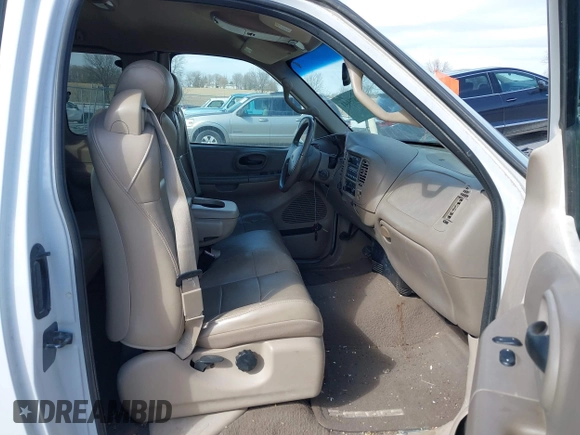 2001 Ford F-150 XL with VIN 1FTRX18LX1KA49557, listed as a IAAI auction lot 41875941 with 192,202 mi miles. Bid and sale history available at carsss.com. Image 5.