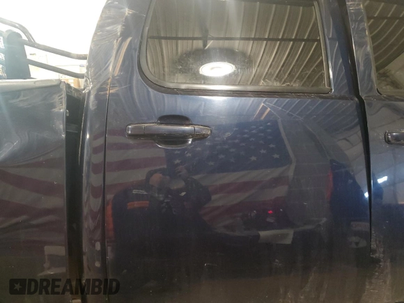 2011 GMC Sierra 2500HD SLT z VIN 1GT121C87BF143002, wystawiony jako Copart lot #88155945 z przebiegiem Nie podano mil oraz Nie do naprawy • Non repairable. Historia ofert i sprzedaży dostępna na DreamBid. Obrazek 10.