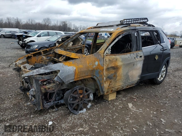 2016 Jeep Cherokee Latitude z VIN 1C4PJMCS2GW104478, wystawiony jako Copart lot #51425635 z przebiegiem Nie podano mil oraz Szkoda całkowita • Salvage title. Historia ofert i sprzedaży dostępna na DreamBid. Obrazek 1.