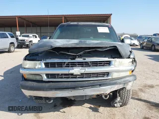 2002 Chevrolet Tahoe Z71 z VIN 1GNEK13Z22R116838, wystawiony jako IAAI lot #41776472 z przebiegiem 298 782 mil mil oraz . Historia ofert i sprzedaży dostępna na DreamBid. Obrazek 13.