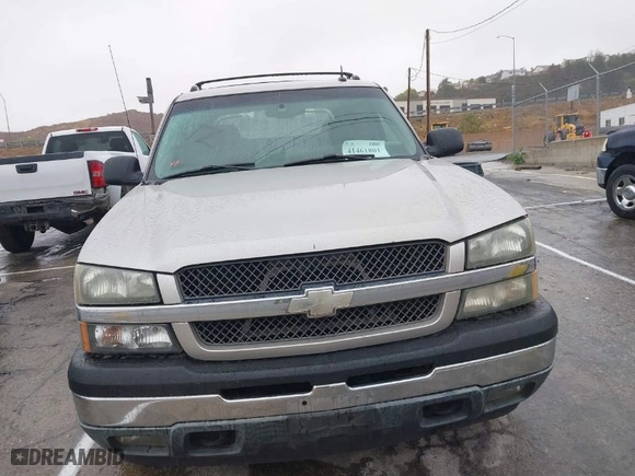 2005 Chevrolet Avalanche LS with VIN 3GNEC12Z05G163675, listed as a IAAI auction lot 41461801 with 430,784 mi miles. Bid and sale history available at carsss.com. Image 12.