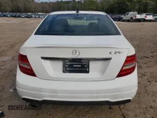 2014 Mercedes-Benz C 250 Sport z VIN WDDGF4HB7EG248082, wystawiony jako Copart lot #47351935 z przebiegiem 147 055 mil mil oraz Szkoda całkowita • Salvage title. Historia ofert i sprzedaży dostępna na DreamBid. Obrazek 6.